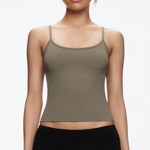 Tank Air studio tank in clay